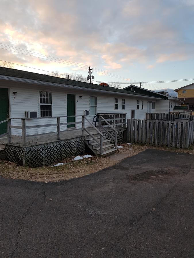 Covered Bridge Inn & Suites Sussex Exterior photo