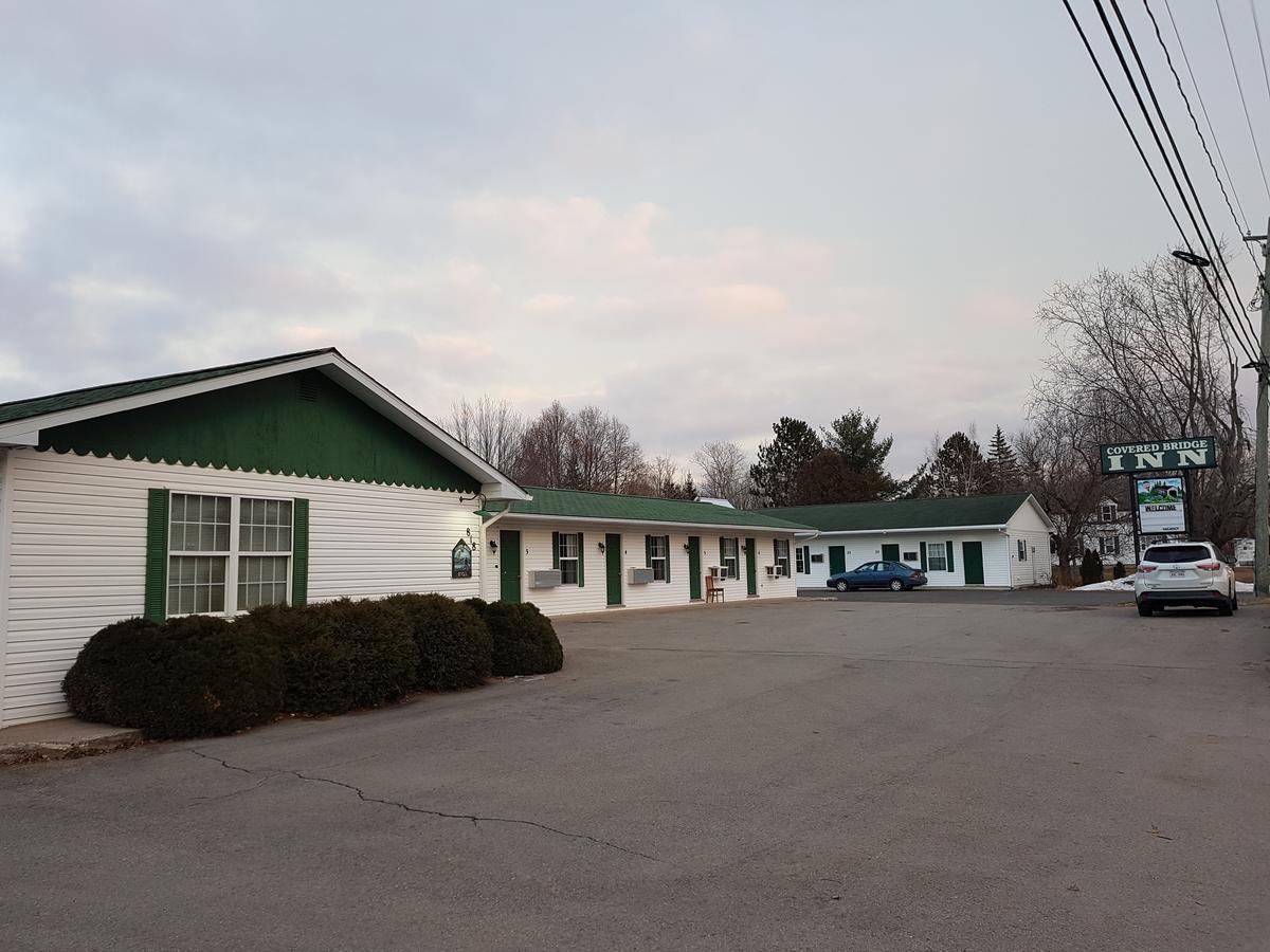 Covered Bridge Inn & Suites Sussex Exterior photo