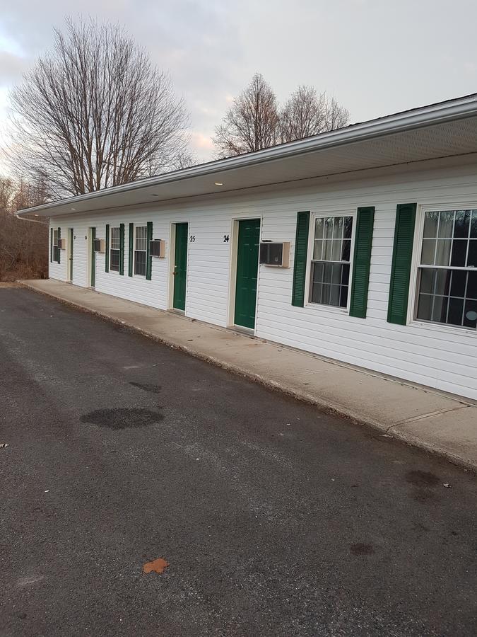 Covered Bridge Inn & Suites Sussex Exterior photo